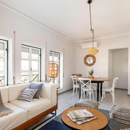Pointsurprise House Apartment