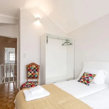 Pointsurprise House Apartment